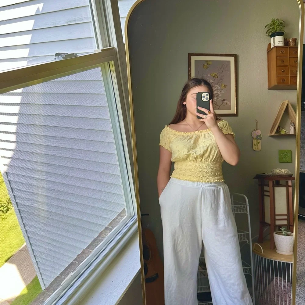 Yellow top - Picture 4 of 8